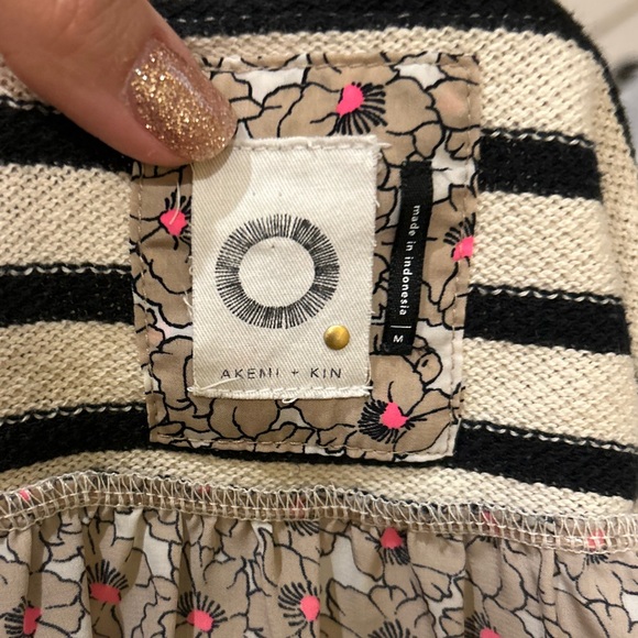 {Akemi+Kin} Floral Striped Top by Anthropologie - Picture 7 of 9